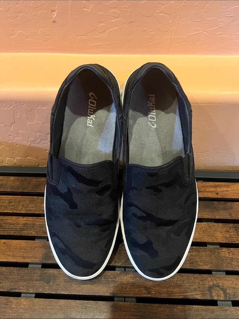 Mens OluKai loafers. Size 10